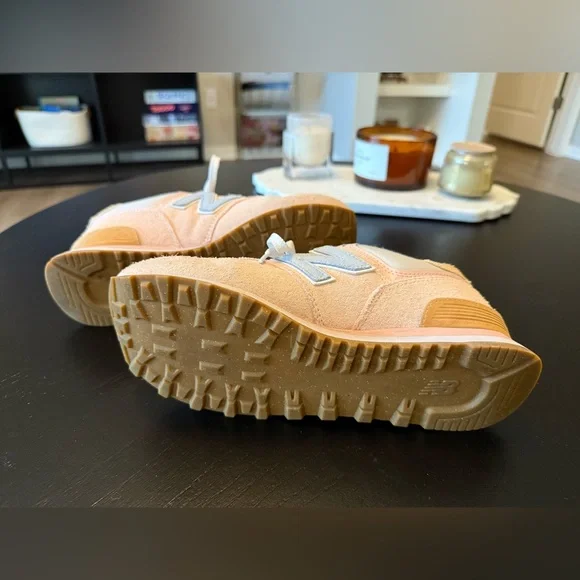 New Balance Pastel Pink and Cream Sneakers - Picture 5 of 5